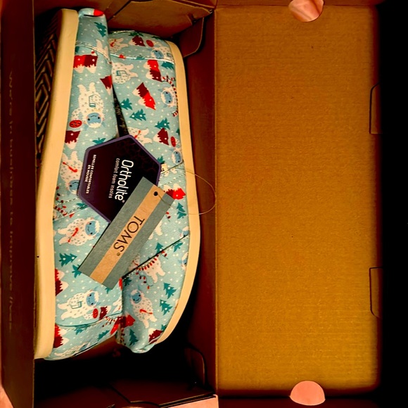 Tom’s - Picture 1 of 6